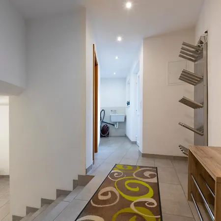 Ban Broesign Tatil Evi Umhausen